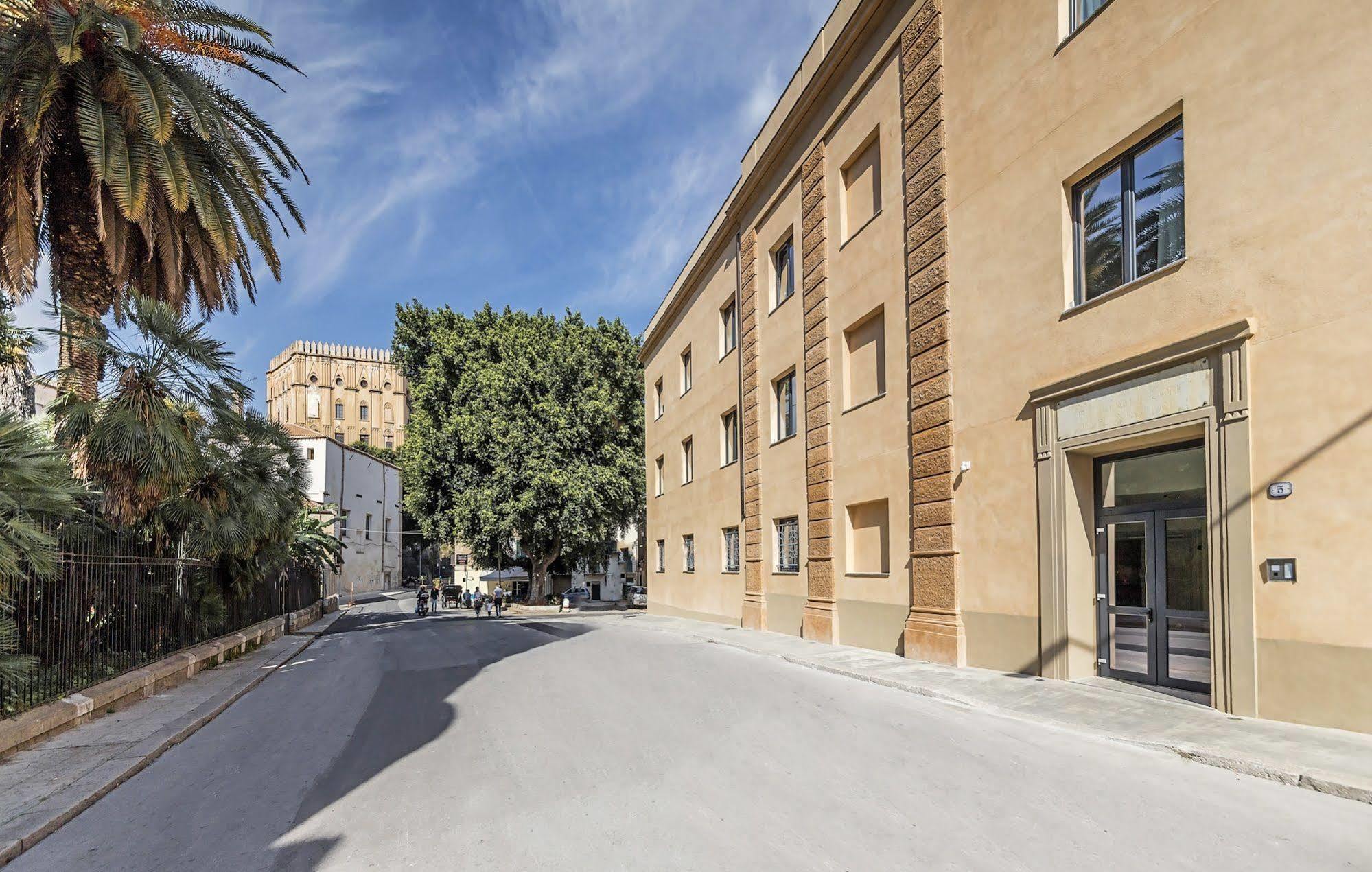 Camplus Palermo Normanni - Casa Per Ferie Bagian luar foto